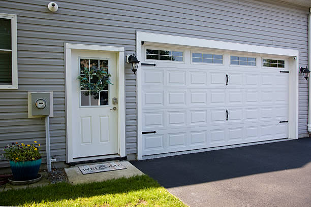 24/7 Emergency Garage Door Panel Replacement experts in Somerville, TN
